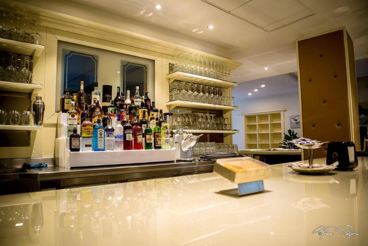Hotel Lonatino Лонато Екстериор снимка