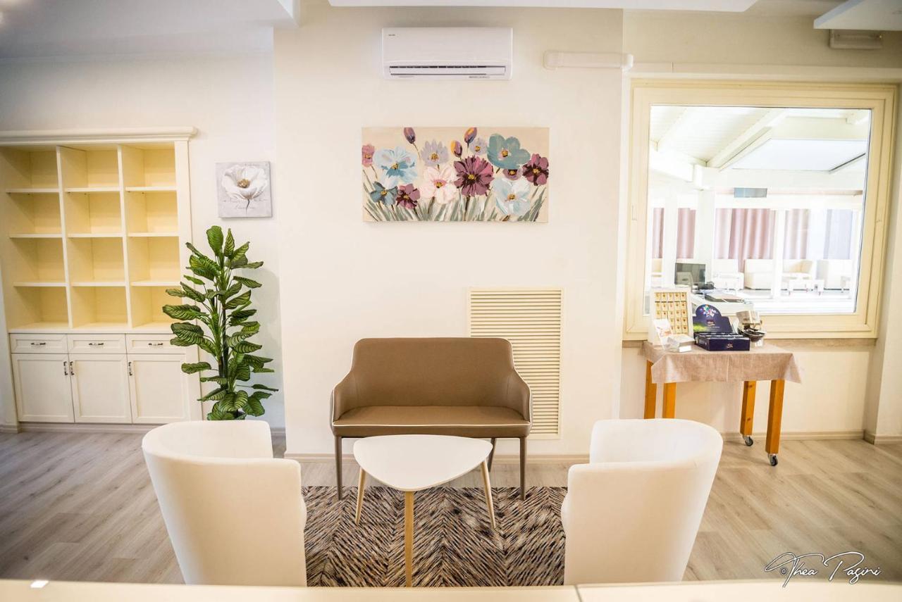 Hotel Lonatino Лонато Екстериор снимка
